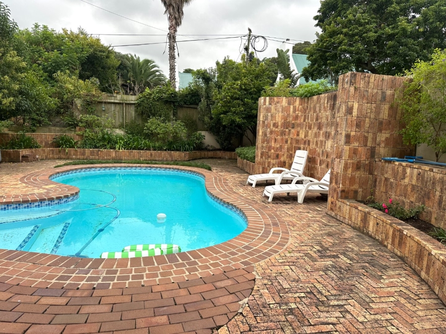 6 Bedroom Property for Sale in Dormehls Drift Western Cape